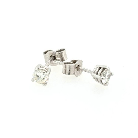 Pre Owned 18ct White Gold Diamond Studs ZT886